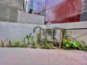 SPACIOUS SINGLE HOUSE AND LOT WITH MODERN INTERIOR DESIGN IN BF RESORT LAS PINAS