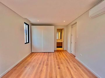 SPACIOUS SINGLE HOUSE AND LOT WITH MODERN INTERIOR DESIGN IN BF RESORT LAS PINAS