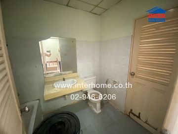 2-storey townhouse, 24 sq m, Pongsirichai Village 1, near Southeast Asia University, Do Home Petchkasem, Petchkasem Road, Phutthamonthon Sai 4 Road, K