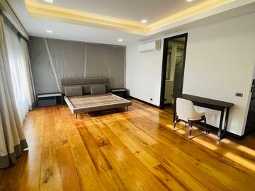 FOR SALE: BRAND NEW TOWNHOUSE WITH ELEVATOR (4 UNITS ONLY!)