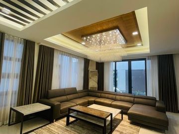 FOR SALE: BRAND NEW TOWNHOUSE WITH ELEVATOR (4 UNITS ONLY!)
