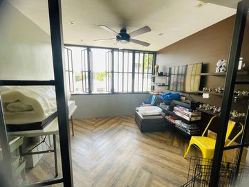 FOR SALE: SPACIOUS TOWNHOUSE IN NEW MANILA