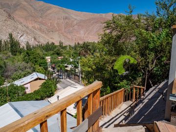En Paihuano, Valle del Elqui, venta de casa con piscina y quincho. Hermosa vista. $69 millones