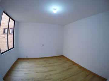 VENTA APARTAMENTO en HAYUELOS, cerca a CC Hayuelos, CC Multiplaza, Centro Empresarial Buro 24, Av Ciudad de Cali, Av Boyaca, Av El Dorado