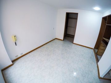 VENTA APARTAMENTO en HAYUELOS, cerca a CC Hayuelos, CC Multiplaza, Centro Empresarial Buro 24, Av Ciudad de Cali, Av Boyaca, Av El Dorado