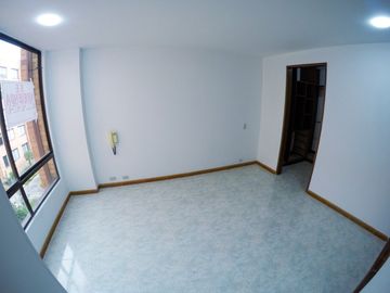VENTA APARTAMENTO en HAYUELOS, cerca a CC Hayuelos, CC Multiplaza, Centro Empresarial Buro 24, Av Ciudad de Cali, Av Boyaca, Av El Dorado