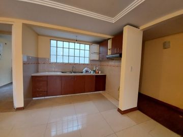 Venta de casa rentera- Ubicada en Torocacocha- Cuenca