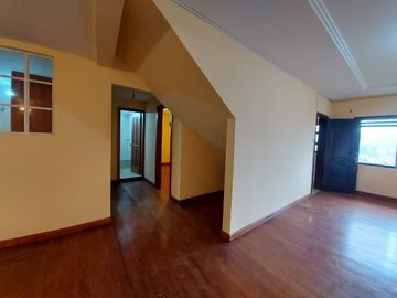 Venta de casa rentera- Ubicada en Torocacocha- Cuenca