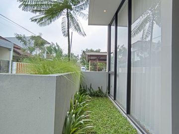 full furnish rumah siap huni 2 lantai di jalan kaliurang km 13 dekat ke uii pusat