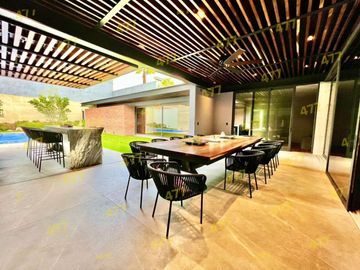RESIDENCIA EN VENTA (CUMBRES DEL CAMPESTRE)