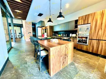 RESIDENCIA EN VENTA (CUMBRES DEL CAMPESTRE)