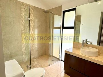 CASA DE UNA PLANTA EN VENTA (CLUB DE GOLF LA HACIENDA)