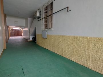 De Venta Excelente Propiedad Residencial Comercial apta para Alquileres en Airbnb tiene 3 deptos, 7 dormitorios c/u con baño, Garaje para 5 vehículos
