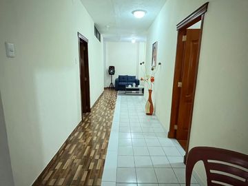 De Venta Excelente Propiedad Residencial Comercial apta para Alquileres en Airbnb tiene 3 deptos, 7 dormitorios c/u con baño, Garaje para 5 vehículos