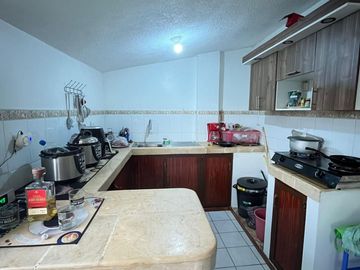 De Venta Excelente Propiedad Residencial Comercial apta para Alquileres en Airbnb tiene 3 deptos, 7 dormitorios c/u con baño, Garaje para 5 vehículos