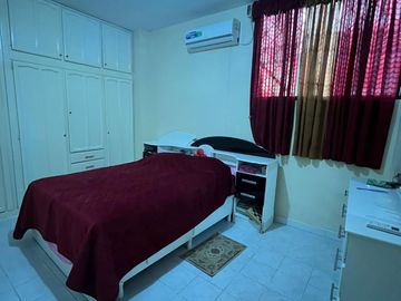 De Venta Excelente Propiedad Residencial Comercial apta para Alquileres en Airbnb tiene 3 deptos, 7 dormitorios c/u con baño, Garaje para 5 vehículos