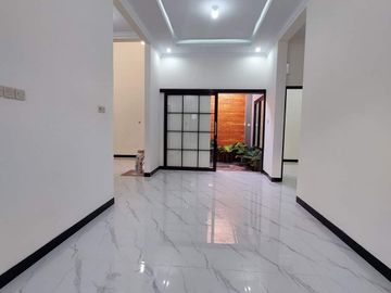 rumah baru 2 lantai siap huni dekat stadion maguwoharjo