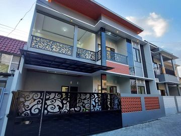 rumah baru 2 lantai siap huni dekat stadion maguwoharjo