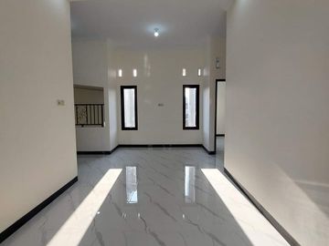 rumah baru 2 lantai siap huni dekat stadion maguwoharjo