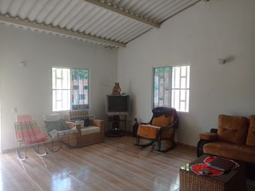 CASA EN VENTA MELGAR