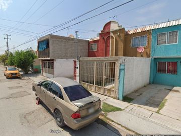 CASA EN CALLE AMATISTA, PEDREGAL DEL VALLE, TORREÒN ¡¡¡NO CRÈDITOS!!!