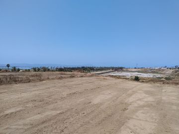 PORTOBELLO RESIDENCIAL  A LA ENTRADA DEL ESTERO BEACH, TERRENO 180 M2