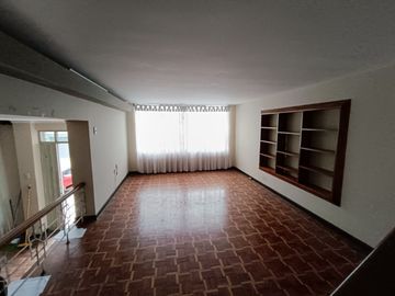 Casa Como Terreno Urb. Maranga Area 320m2 10 x 32