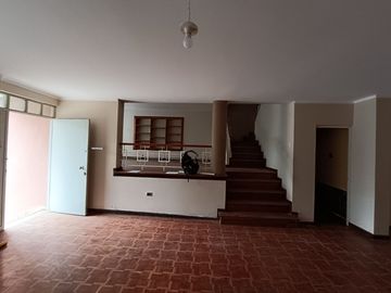 Casa Como Terreno Urb. Maranga Area 320m2 10 x 32