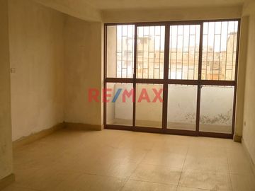 Increíble Oportunidad: Amplio y Espacioso Departamento de 4 Habitaciones, Urbanización Santo Domingo - Etapa 12