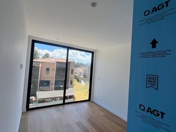 LUJOSO DEPARTAMENTO EN VENTA SECTOR PRIMERO DE MAYO (EDIFICIO TERRA)