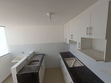 ¡Remate departamento remodelado en Chorrillos límite Barranco!
