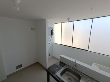 ¡Remate departamento remodelado en Chorrillos límite Barranco!