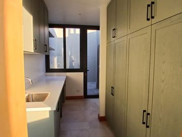 ESPECTACULAR CASA NUEVA EN CONDOMINIO POLO DE MANQUEHUE CHICUREO