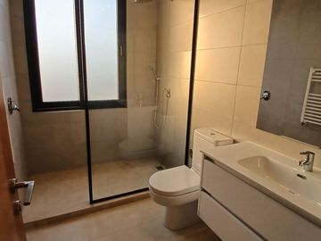 ESPECTACULAR CASA NUEVA EN CONDOMINIO POLO DE MANQUEHUE CHICUREO