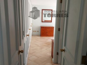 Ven a conocer este departamento en venta de 130m², excelente sector residencia Amoblado comuna de las Condes