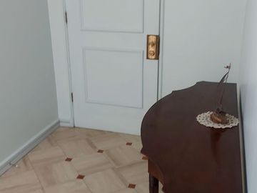 Ven a conocer este departamento en venta de 130m², excelente sector residencia Amoblado comuna de las Condes