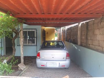 SE VENDE BONITA Y AMPLIA CASA EN JAMAPA