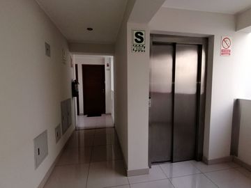 VENDO AMPLIO DEPARTAMENTO 3 DORMITORIOS EN LA MOLINA