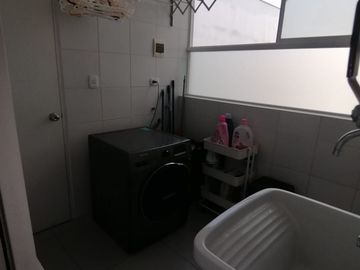 VENDO AMPLIO DEPARTAMENTO 3 DORMITORIOS EN LA MOLINA