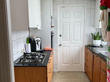 CASA EN VENTA | 4 DORMITORIOS - 3 BAÑOS - 4 ESTACIONAMIENTOS | FALDEOS DE CURAUMA - AV. LAS TABLAS / PARIS