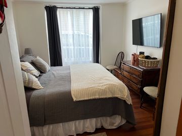 CASA EN VENTA | 4 DORMITORIOS - 3 BAÑOS - 4 ESTACIONAMIENTOS | FALDEOS DE CURAUMA - AV. LAS TABLAS / PARIS