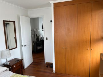 CASA EN VENTA | 4 DORMITORIOS - 3 BAÑOS - 4 ESTACIONAMIENTOS | FALDEOS DE CURAUMA - AV. LAS TABLAS / PARIS