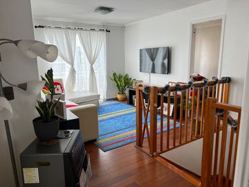 CASA EN VENTA | 4 DORMITORIOS - 3 BAÑOS - 4 ESTACIONAMIENTOS | FALDEOS DE CURAUMA - AV. LAS TABLAS / PARIS