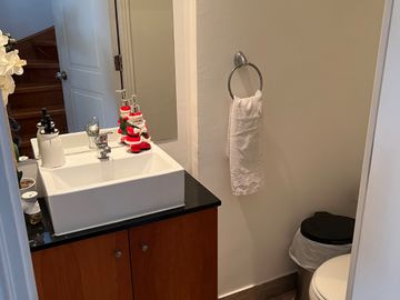 CASA EN VENTA | 4 DORMITORIOS - 3 BAÑOS - 4 ESTACIONAMIENTOS | FALDEOS DE CURAUMA - AV. LAS TABLAS / PARIS