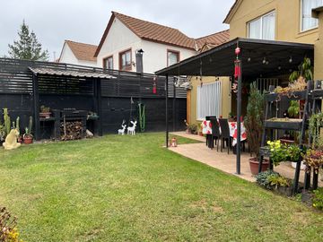 CASA EN VENTA | 4 DORMITORIOS - 3 BAÑOS - 4 ESTACIONAMIENTOS | FALDEOS DE CURAUMA - AV. LAS TABLAS / PARIS