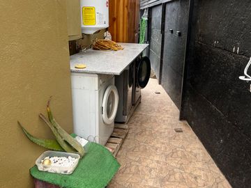 CASA EN VENTA | 4 DORMITORIOS - 3 BAÑOS - 4 ESTACIONAMIENTOS | FALDEOS DE CURAUMA - AV. LAS TABLAS / PARIS