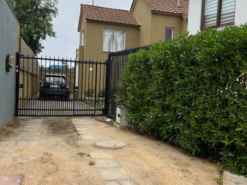 CASA EN VENTA | 4 DORMITORIOS - 3 BAÑOS - 4 ESTACIONAMIENTOS | FALDEOS DE CURAUMA - AV. LAS TABLAS / PARIS