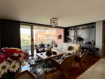 Vendo Apartamento en La Calera, Medellin El Poblado 228 Mts