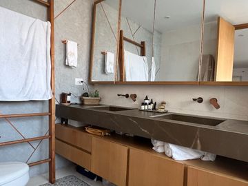 Vendo Apartamento en La Calera, Medellin El Poblado 228 Mts