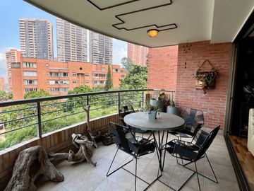 Vendo Apartamento en La Calera, Medellin El Poblado 228 Mts